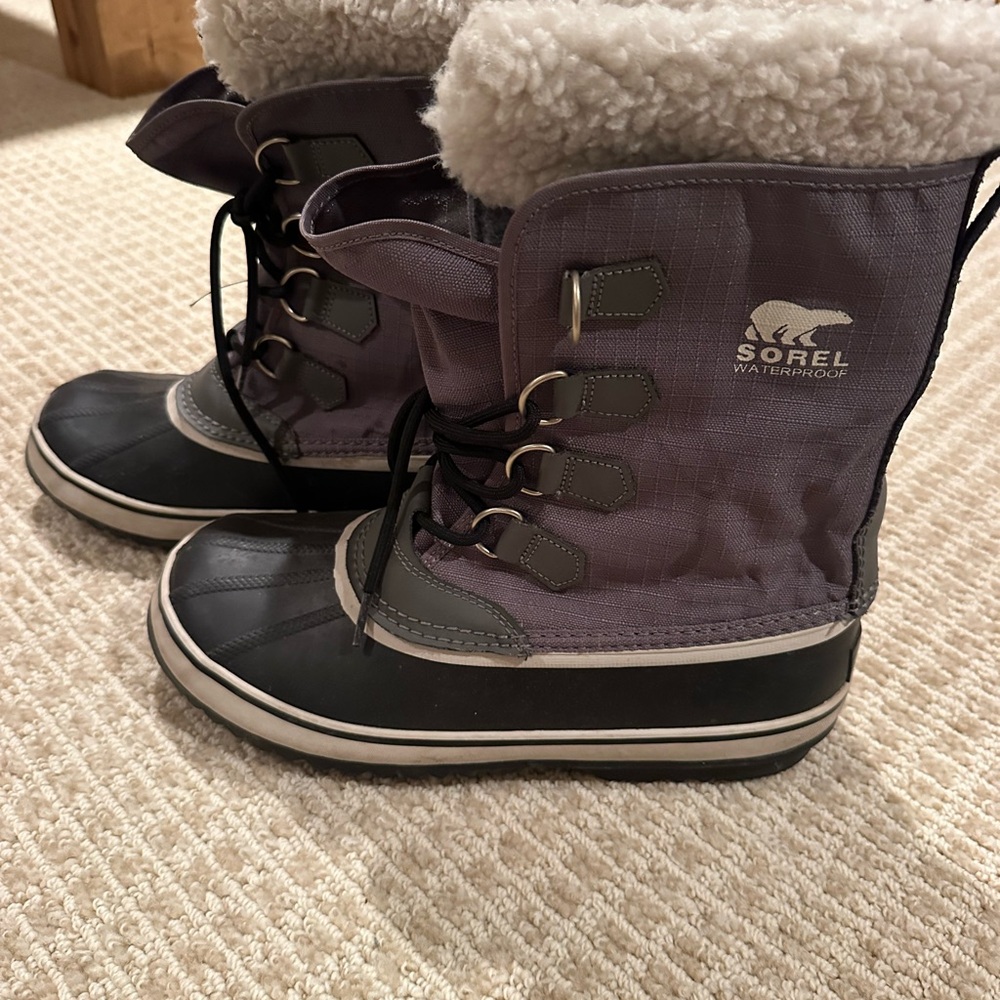 WINTER CARNIVAL WOMEN'S WATERPROOF BOOT